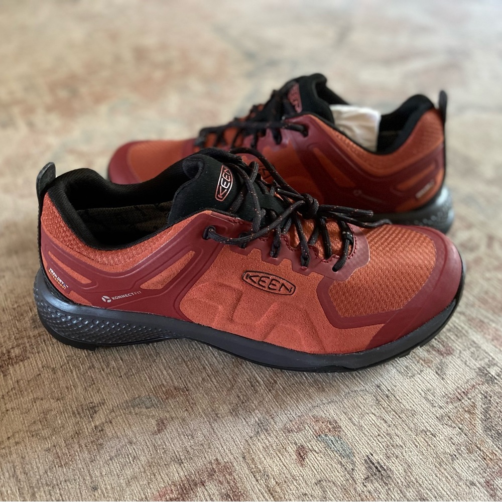 Keen Explore WP brand new in box!! Size 10